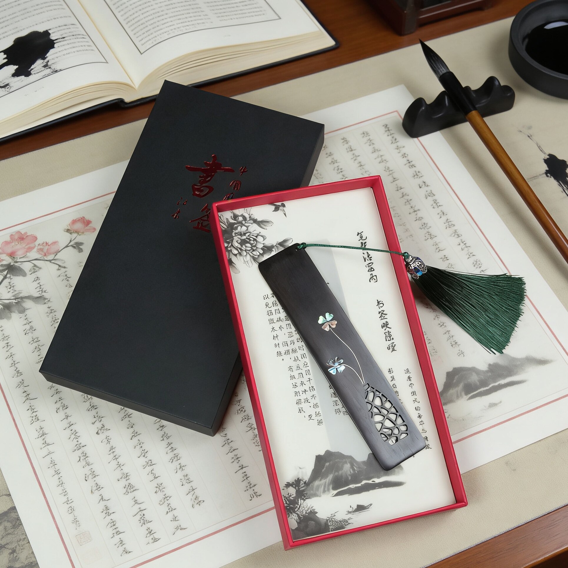 HM236中国风红木镂空螺钿书签