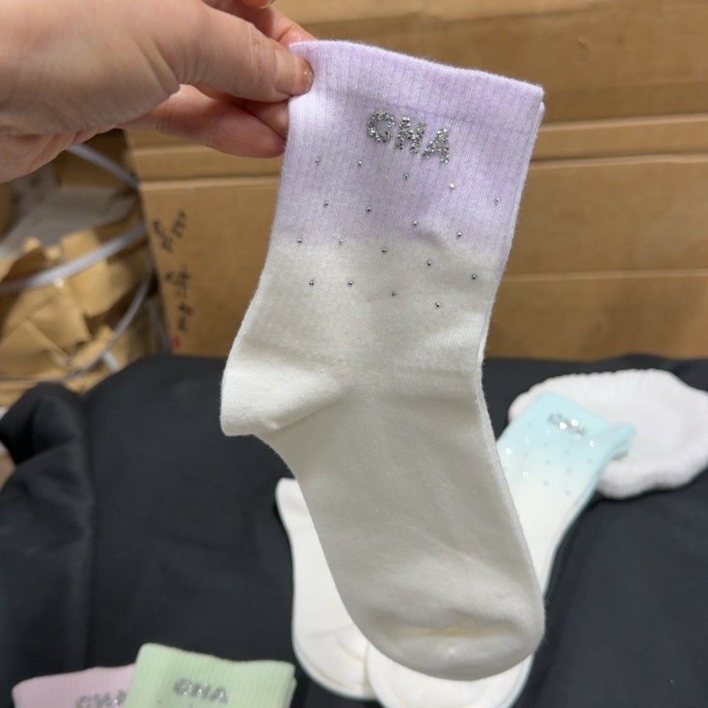 尊嘟好看渐变色 甜美小香风烫钻巨好穿个性洋气 透气舒适纯棉袜子