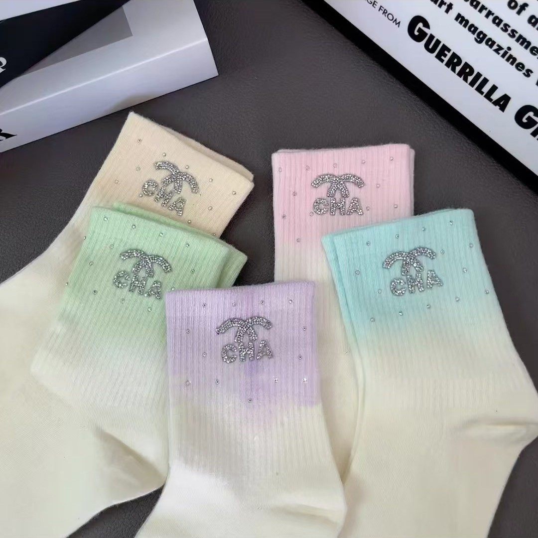 2025好看渐变色 甜美小香风烫钻巨好穿个性洋气 透气舒适纯棉袜子
