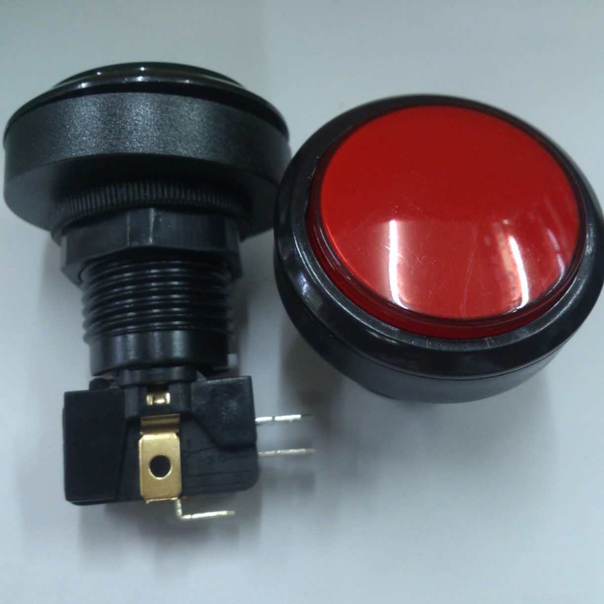 游戏机抓娃娃机按钮开关 pbs-32 中圆 15a  附微动开关