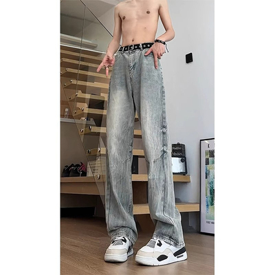 浅蓝色腰带直筒阔腿弯刀牛仔裤男