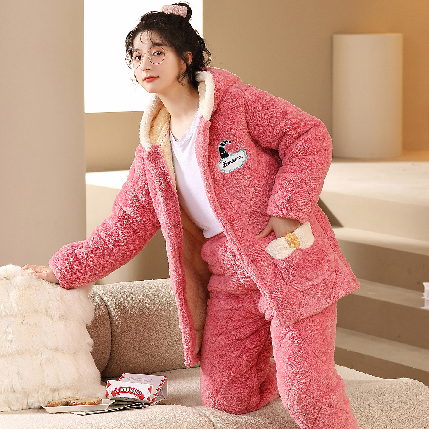 新款睡衣女三层夹棉秋冬季中长女款加厚珊瑚法兰绒连帽女士家居服