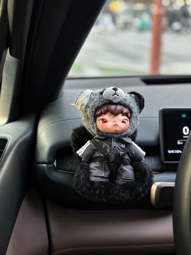 小野Hirono公路日志毛绒公仔汽车载座椅盲盒保护壳遛娃包装饰挂件