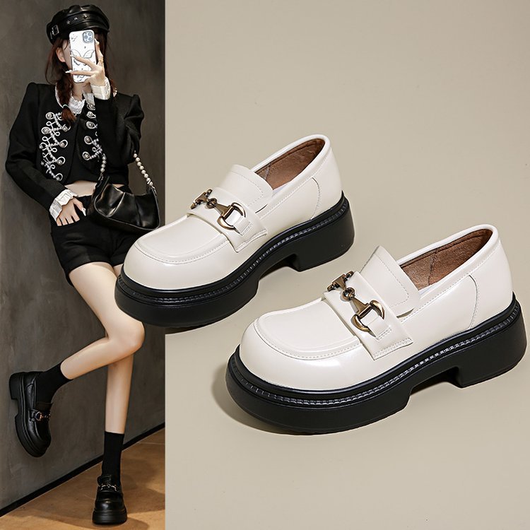 英伦风真皮厚底小皮鞋2025新款休闲浅口一脚蹬乐福鞋黑色通勤单鞋