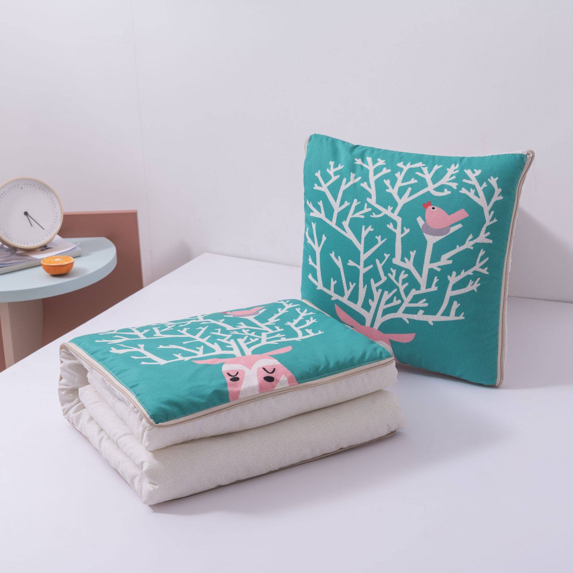 汽车抱枕车用一对车内靠枕车载抱枕被子两用睡觉二合一车上腰靠垫