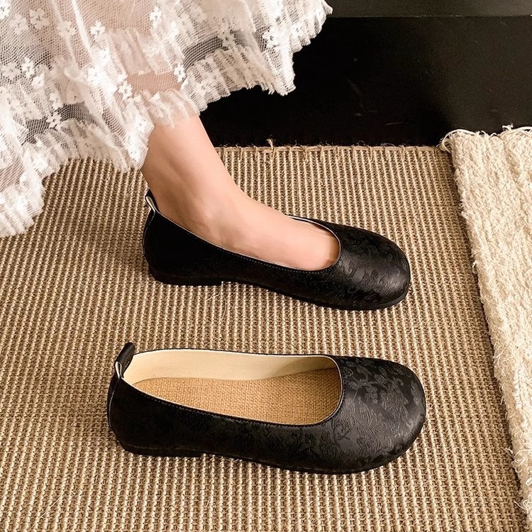 2025年春季新款平底鞋单鞋舒适百搭通勤一脚蹬浅口百搭豆豆鞋女鞋
