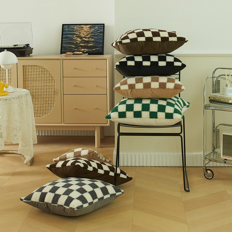 冬季款羊羔绒棋盘格子抱枕客厅沙发靠垫套厚实抱枕套不含芯靠枕套
