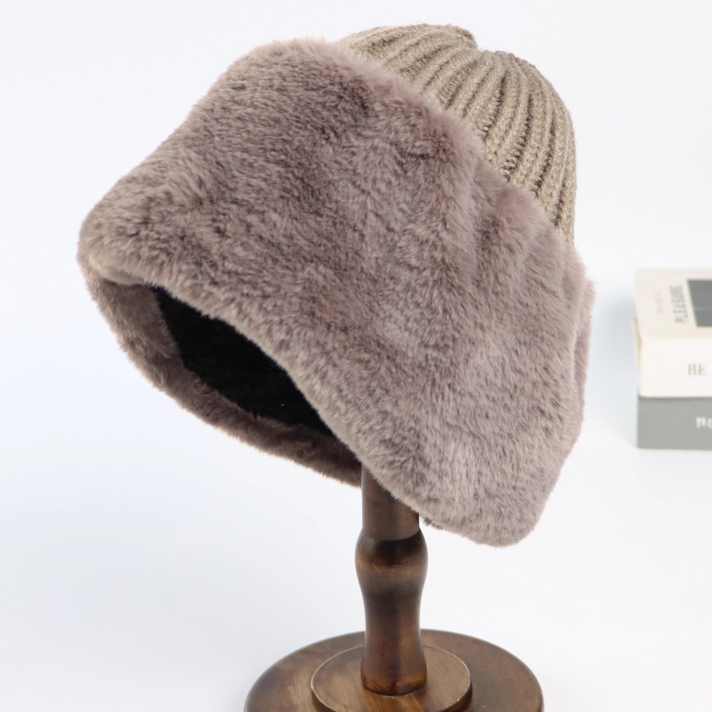 出口日本冬季加绒毛线帽子女时尚仿兔毛拼接保暖帽逛街出游护耳帽,服饰配件/皮带/帽子/围巾,帽子,淘宝优惠券,粉丝福利购,淘宝优惠卷