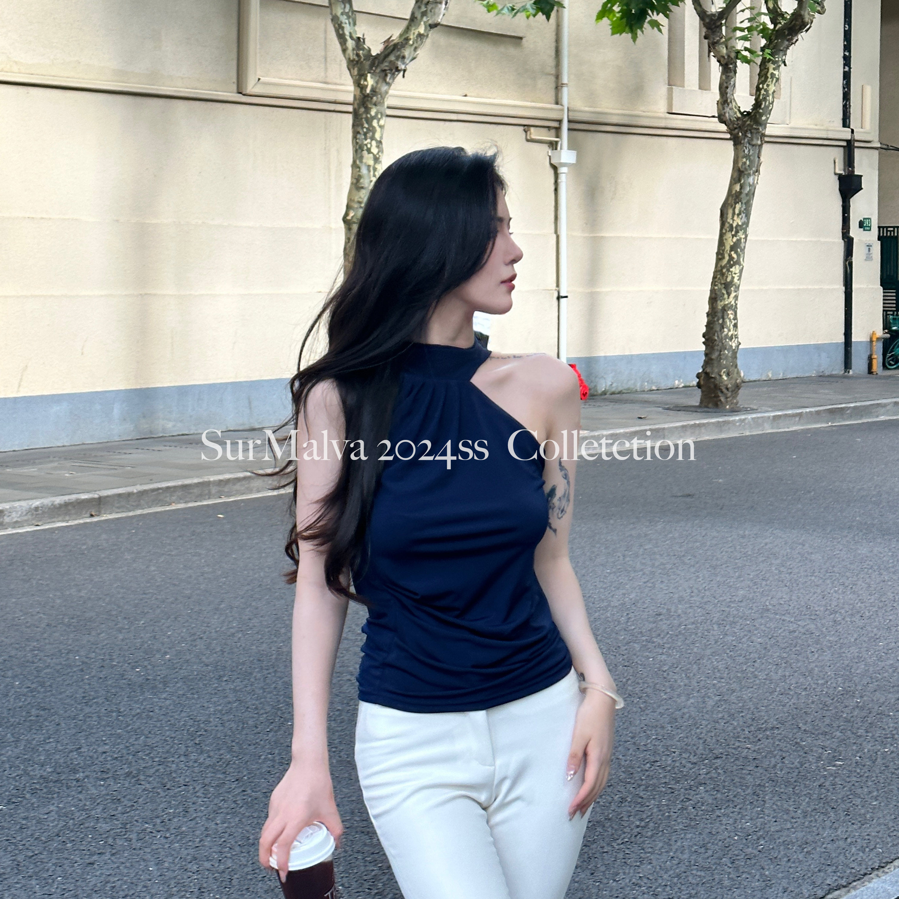 小葵【娇俏小女人】法式优雅斜肩飘带挂脖无袖修身收腰显白上衣