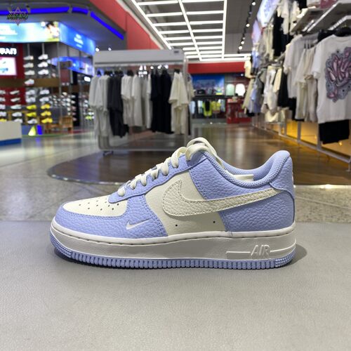 NIKE耐克女低帮轻便百搭板鞋