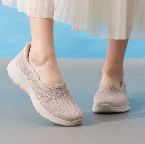 正品新款SKECHERS斯凯奇简约透气舒适女一脚蹬运动休闲鞋136265