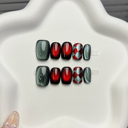 墨绿侧光极简猫眼纯手工穿戴甲红色菱格纹短款高级感显白百搭美甲