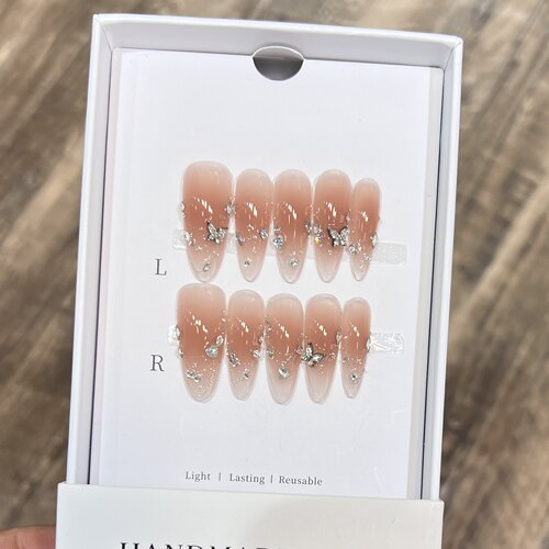 棕色渐变纯欲爆闪蝴蝶穿戴甲显白