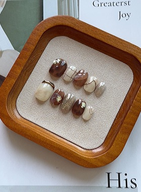 高级暖棕米配色手工穿戴甲轻奢手绘格纹造型通勤日常短款美甲成品