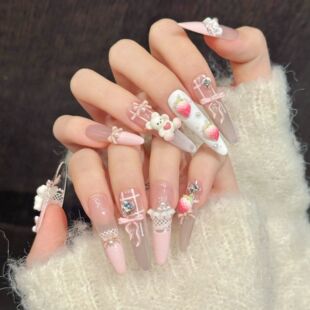 纯手工穿戴甲草莓小熊梦幻粉卡通可爱显白长款 美甲贴片女