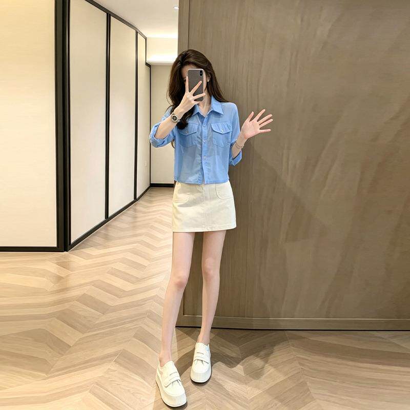 蓝色气质减龄衬衫长袖上衣女秋季新款时尚白色显瘦牛仔短裙两件套