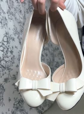 2025新款奶油白色侧空单鞋甜美风圆头蝴蝶结浅口细跟复古高跟鞋