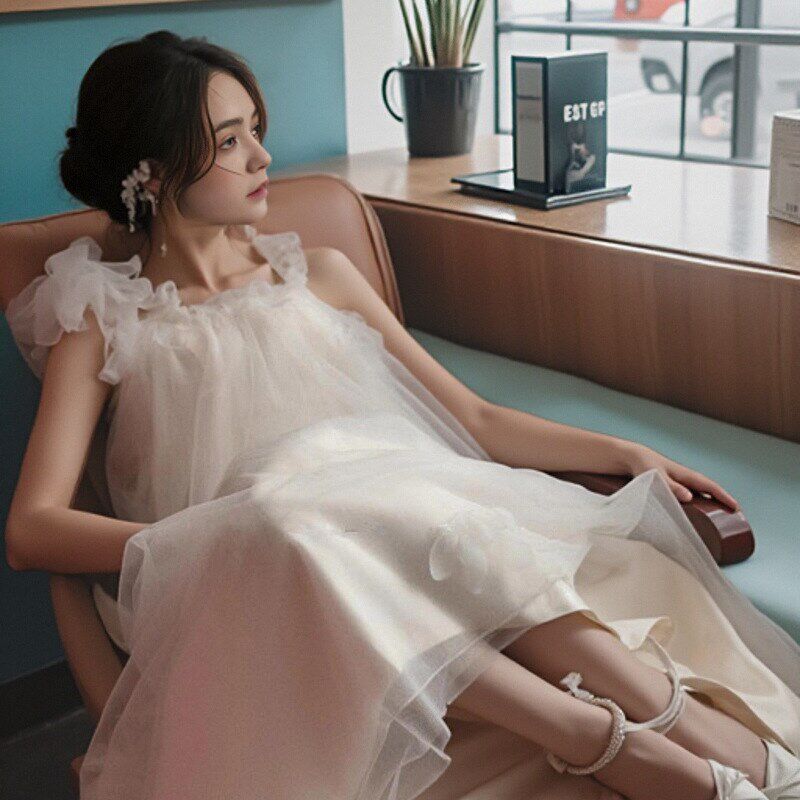 速发白色轻主晨袍新娘订婚礼服法式旅级感小众公婚纱高拍连衣裙仙