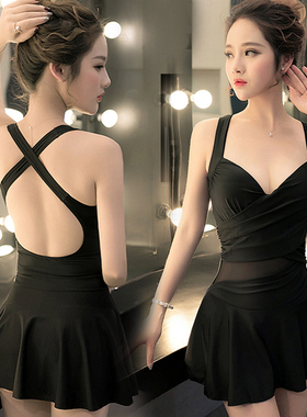 露背泳衣女显瘦性感温泉连体小胸聚拢带胸垫钢托女士泳装遮肚裙式