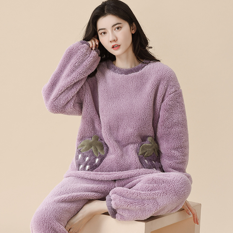 2025新款秋冬款珊瑚绒睡衣女士长袖圆领休闲法兰绒冬天家居服套装