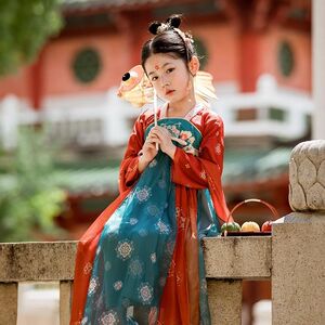 儿童汉服2024新款女童古装改良襦裙超仙原创冬季汉服薄荷曼波网红