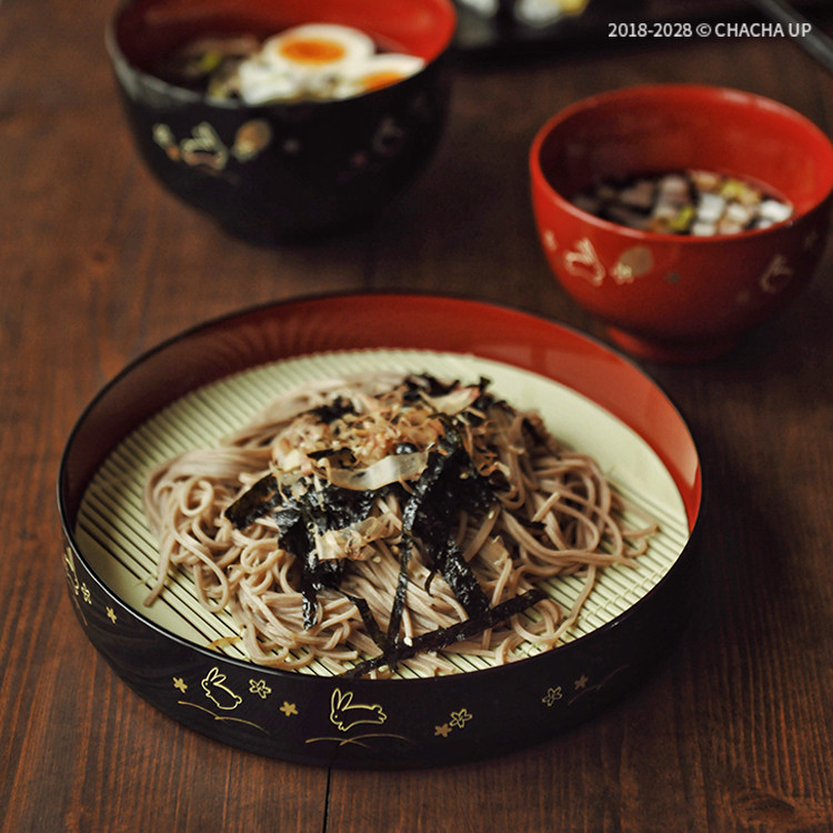 茶茶向上 日本制描金兔子树脂圆荞麦面盘凉面盘冷面凉菜盘 带滤网