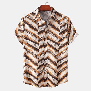 撞色拼接时尚男短袖衬衫Contrast stitching short sleeved shirt