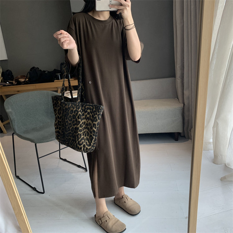 简约腰间搭扣设计下摆开叉冰丝圆领连衣裙中长款t恤裙2022