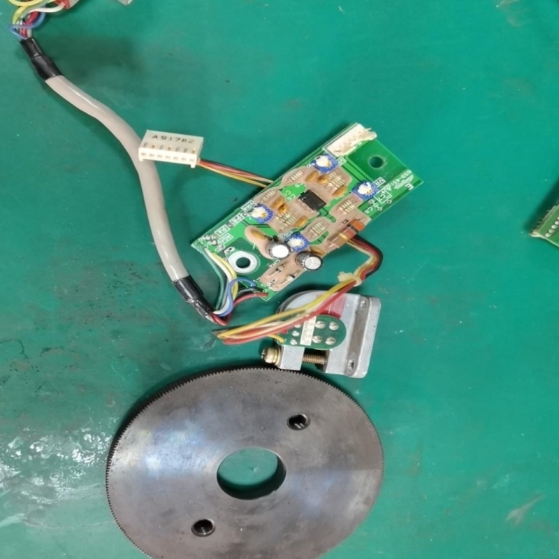 售前询价马扎克主轴电机编码器plg板感应测速头测速马盘659