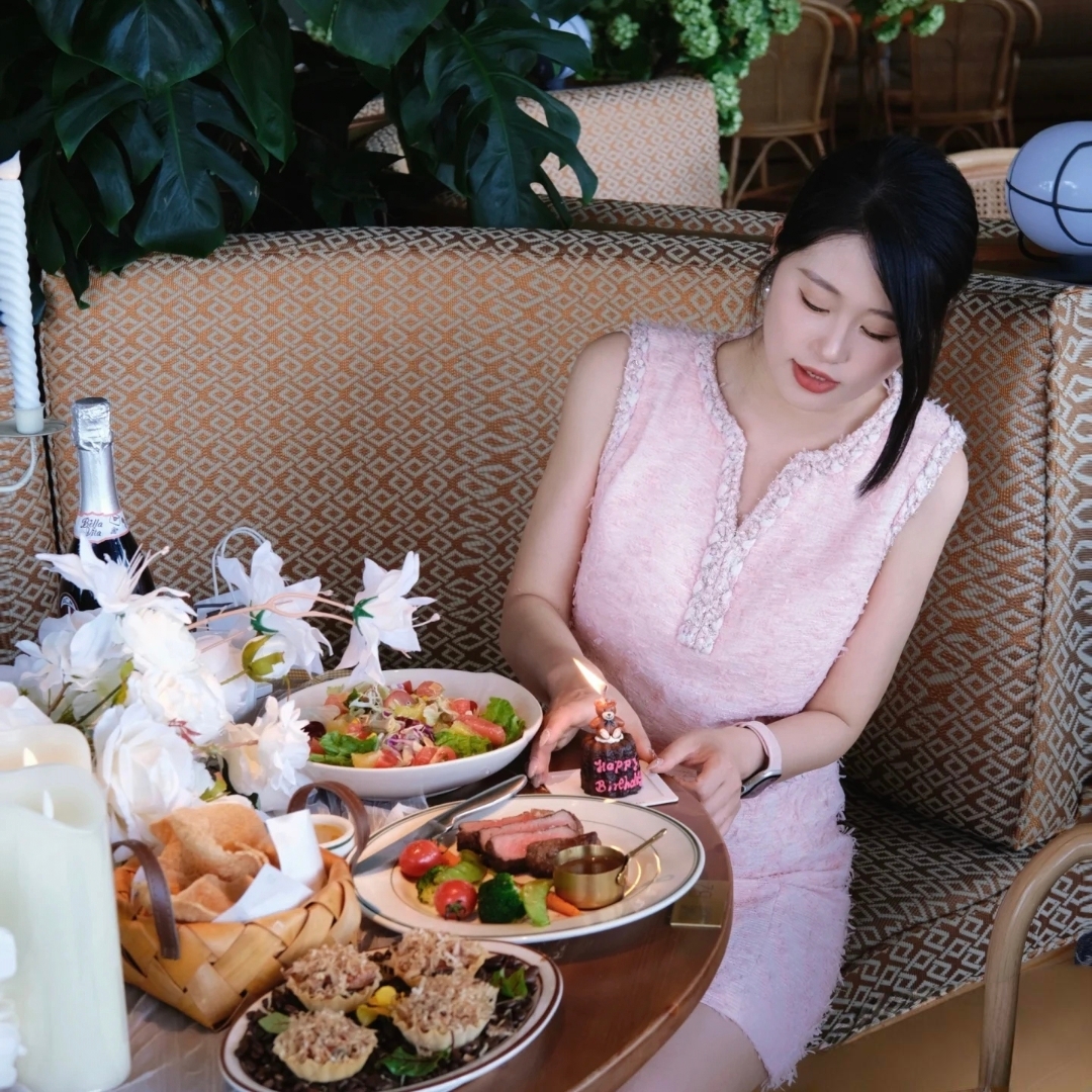 法式蝴蝶纱小香风粉色连衣裙女2025夏季新款半开门禁Y领高腰短裙