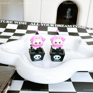 PU设计款拉布布弹簧盒子公仔DIY串珠奶油胶手机壳挂件摆件笔刀