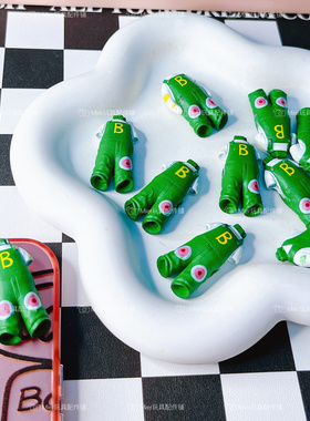 盲盒配件绿色裤子连体衣酷炫配件DIY滴胶奶油胶手机壳挂件笔刀