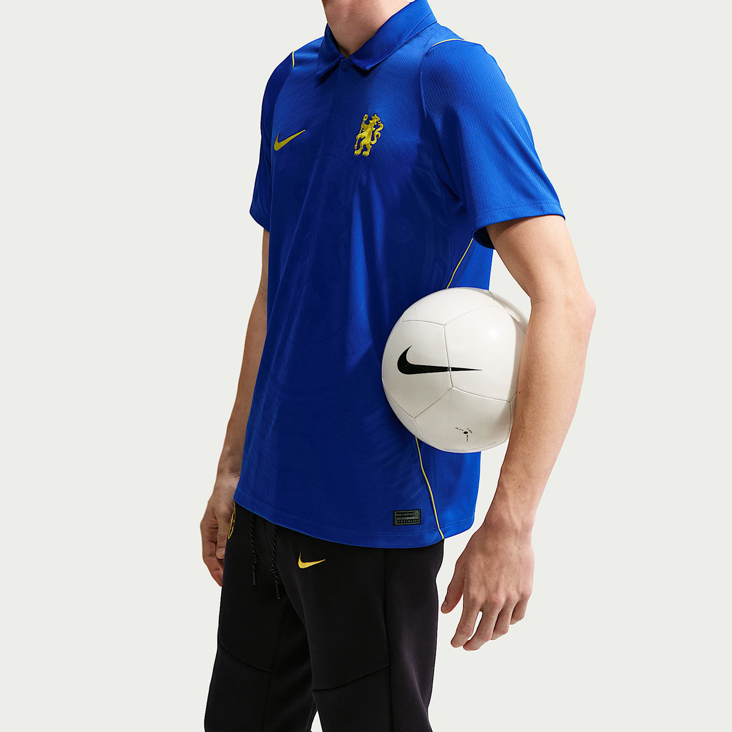 耐克2026/27 赛季切尔西Nike Dri-FIT男速干足球短袖球衣II1904