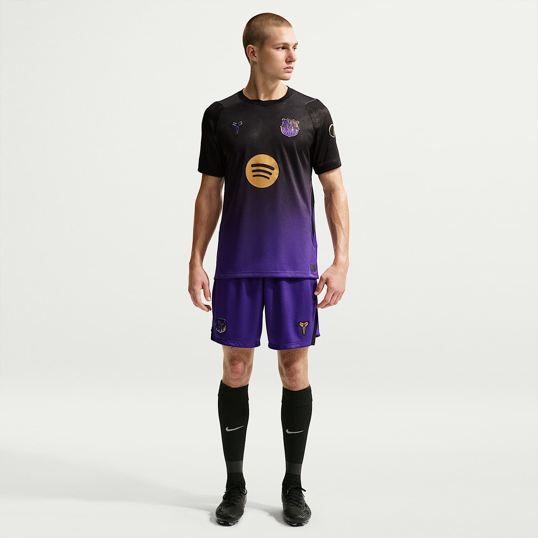 耐克球迷版Kobe Dri-FIT 科比男子速干足球短裤II2011