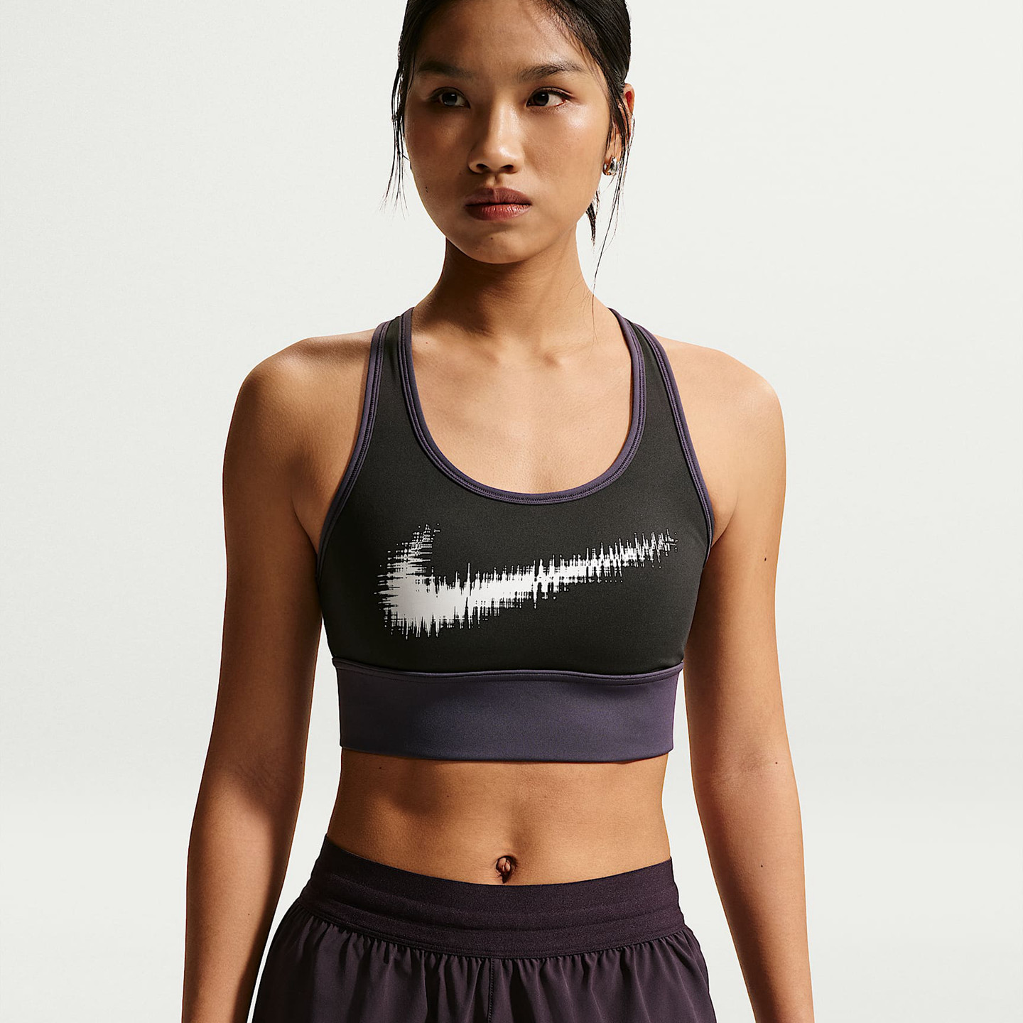 Nike/耐克女夜跑系列中强度支撑衬垫速干运动内衣IR7595