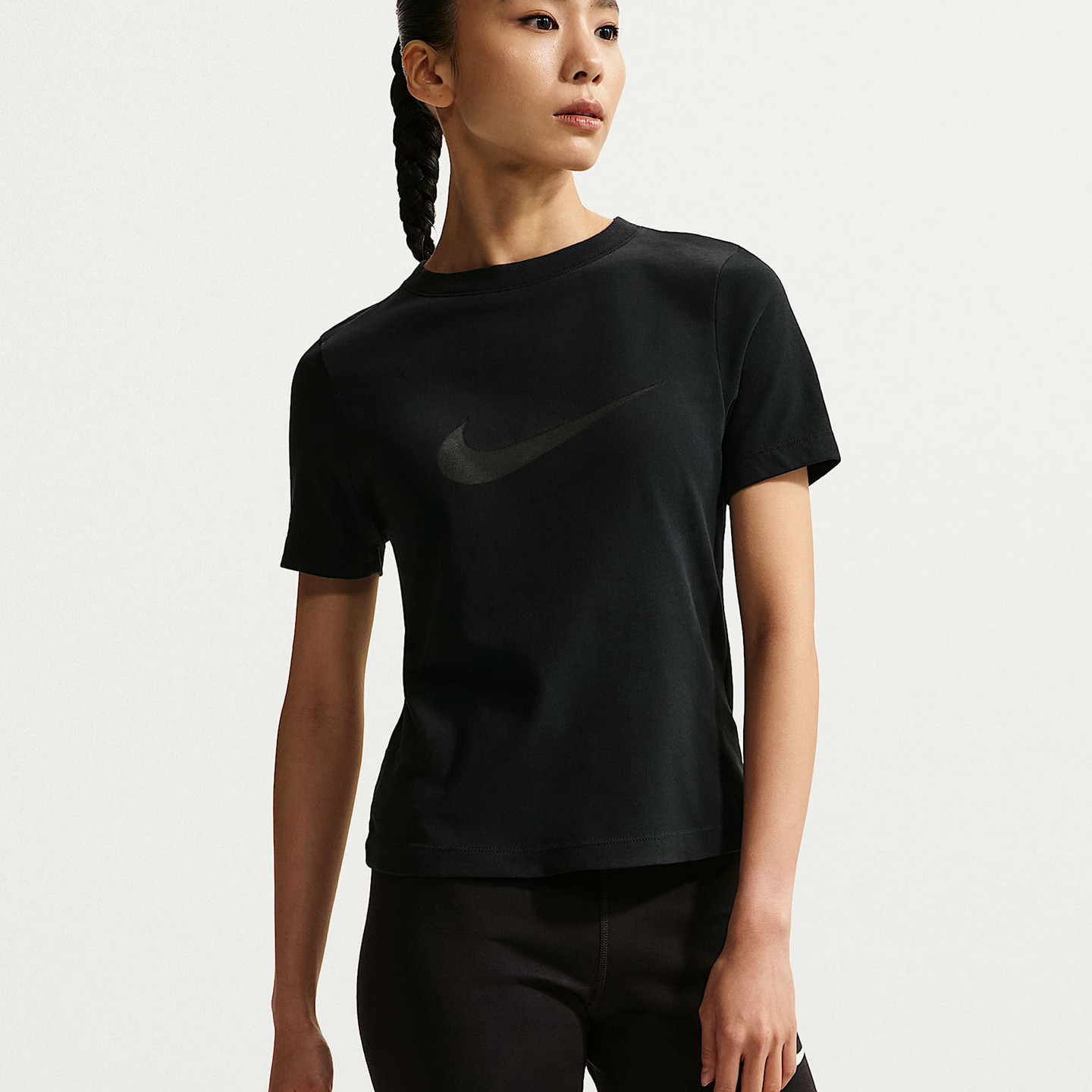 Nike/耐克Sportswear女子修身版型短袖烧花工艺标志上衣IO1517