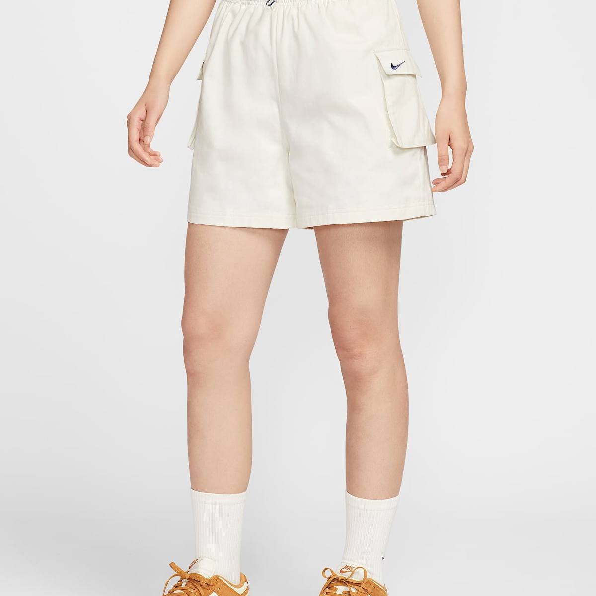 耐克Nike Sportswear女子梭织高腰短裤IH9273