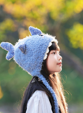 儿童帽子2025年新款可爱小鲨鱼毛绒保暖户外护耳帽子男女宝宝冬季