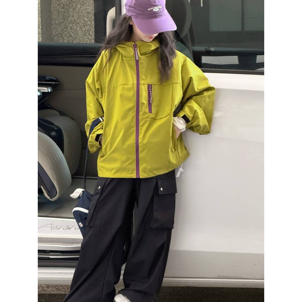 品牌专柜女童冲锋衣外套儿童秋装2026新款初中生女孩上衣宽松连帽