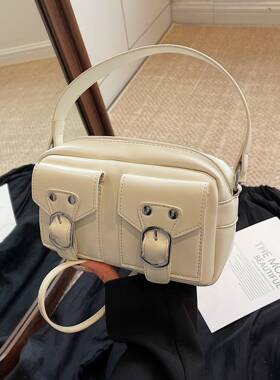 品牌专柜韩版潮流洋气小巧手提包包女2026春季新款简约个性机车斜