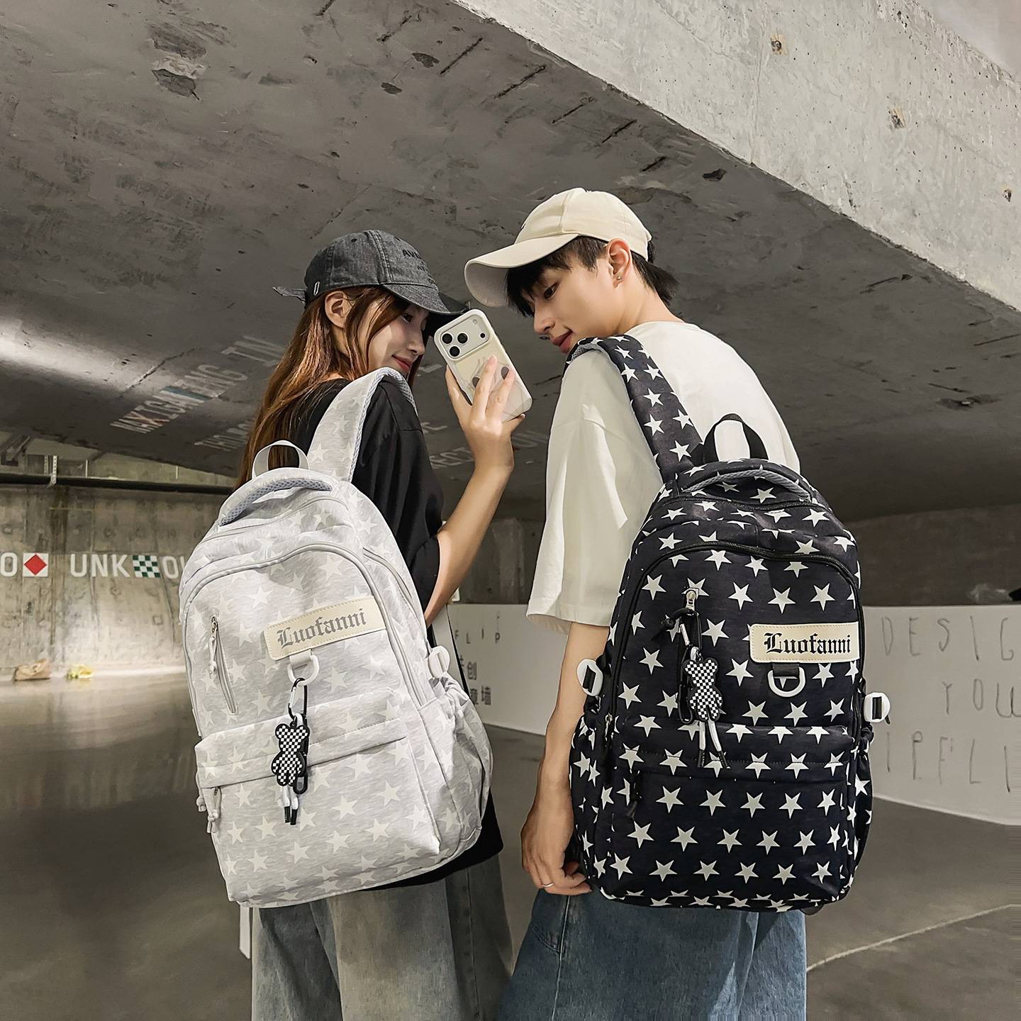 品牌专柜新款星星满印大容量双肩包学院风书包女轻便通勤初高中小