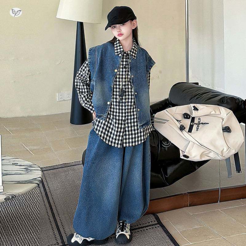 品牌专柜女童套装2026年新款文艺风格子衬衫牛仔马甲三件套中大童