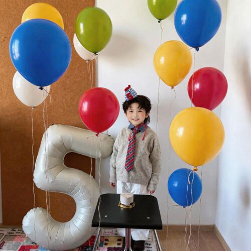 5岁男孩生日场景布置复古彩色气球格子皇冠生日帽子生日拍照道具