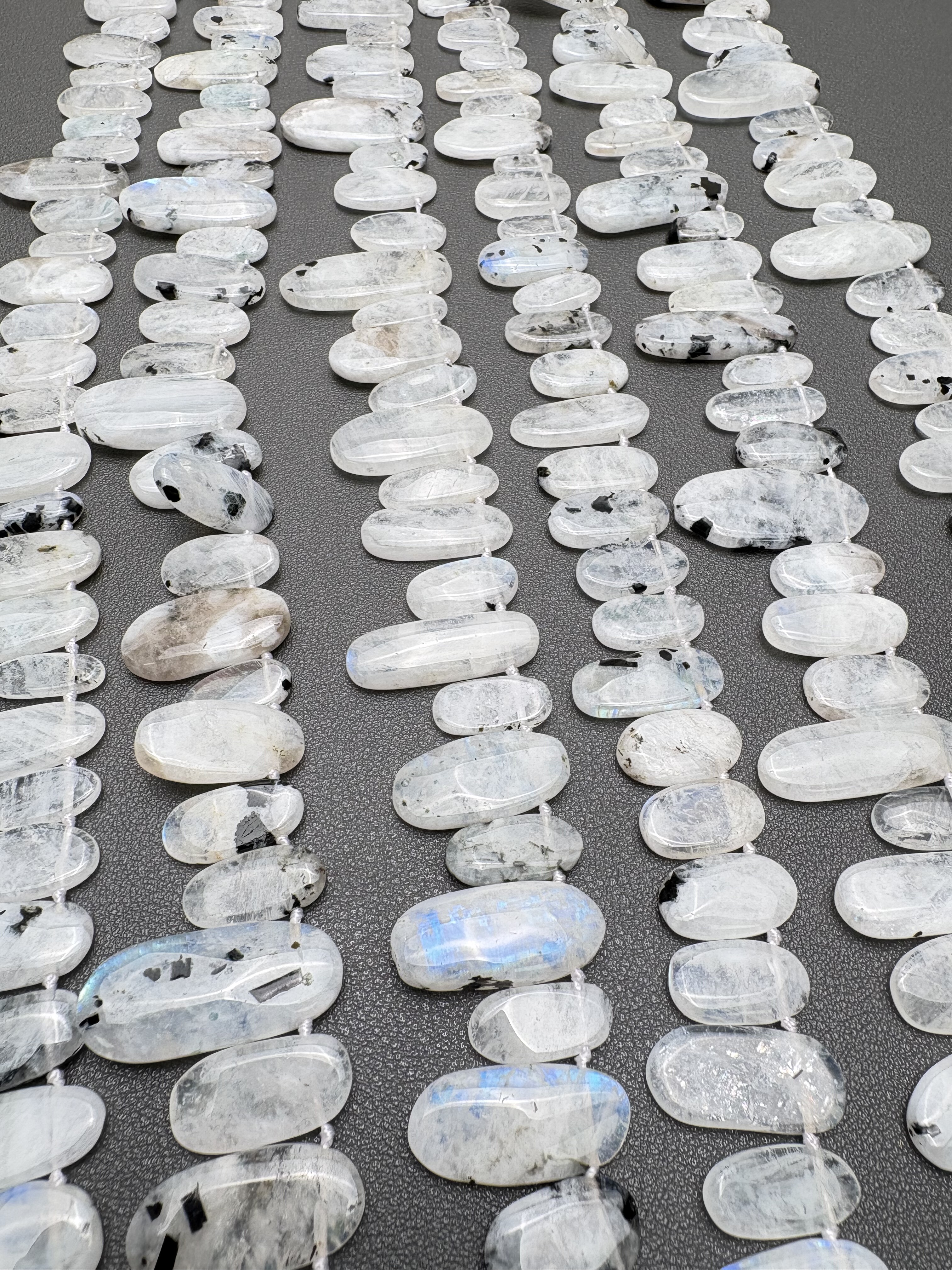 天然外贸款月亮石椭圆蛋面横孔小裙子diy手串张良 约22～34mm