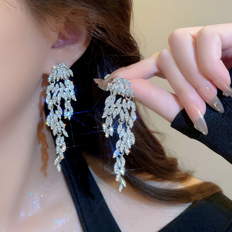 日韩合金材质满钻流苏耳环女