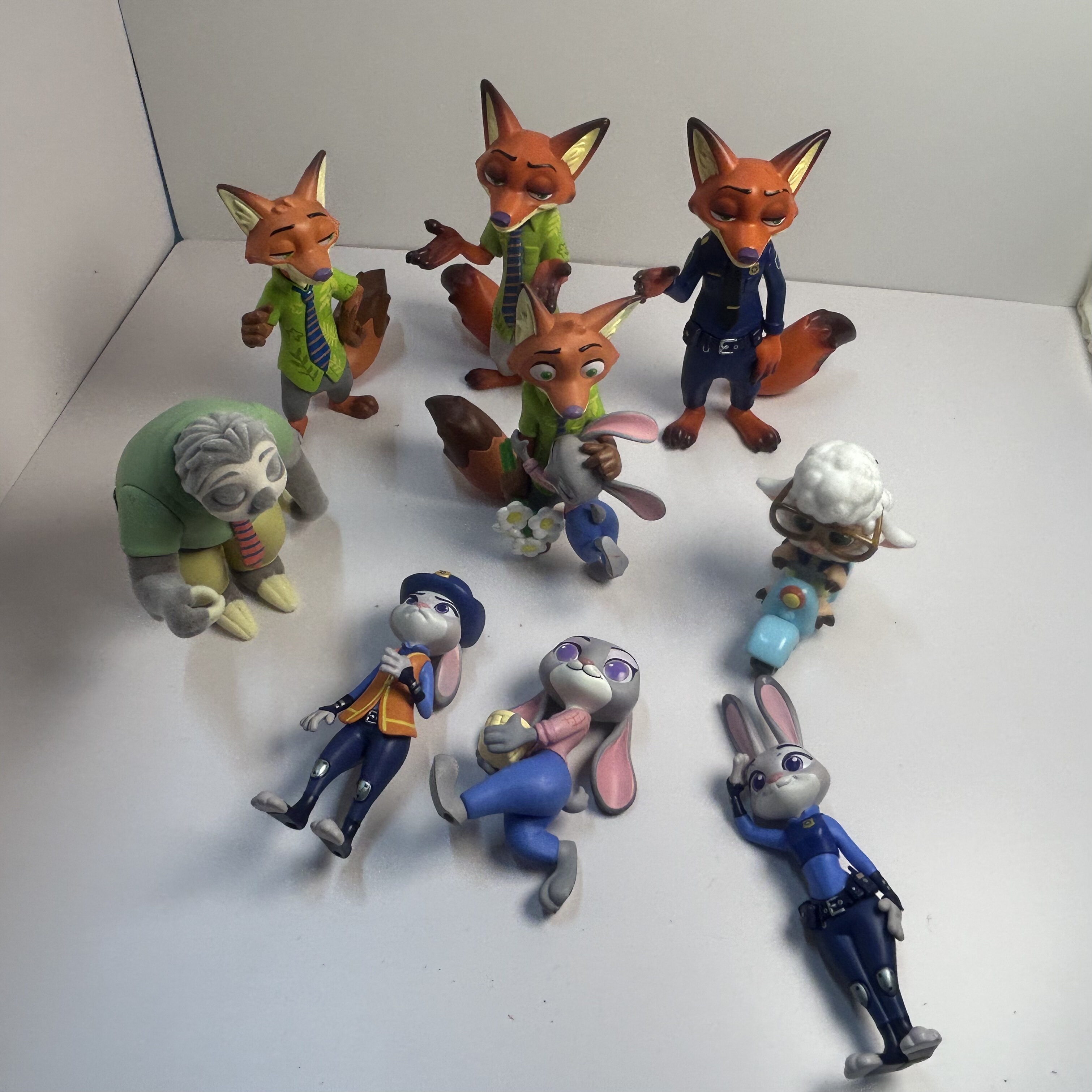 正版 散货TOPTOY迪士尼疯狂动物城花语世界盲盒朱迪尼克摆件礼物