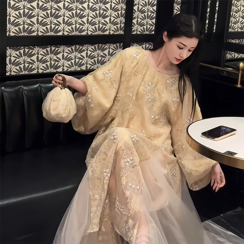 新中式國風(fēng)重工釘珠刺繡網(wǎng)紗拼接連衣裙女2025春夏新款高級感長裙