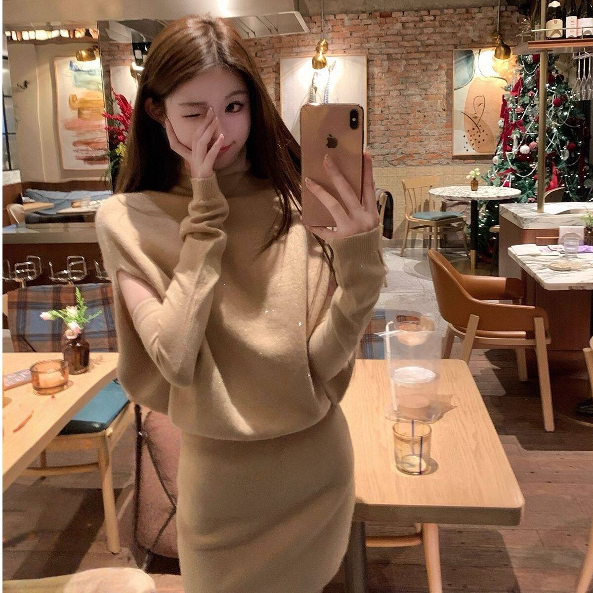 法式高领蝙蝠袖斗篷打底针织连衣裙女秋冬修身内搭收腰包臀短裙子