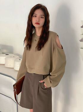 嗲甜奶咖色卫衣少女复古洋气chic小心机设计感盐系露肩上衣