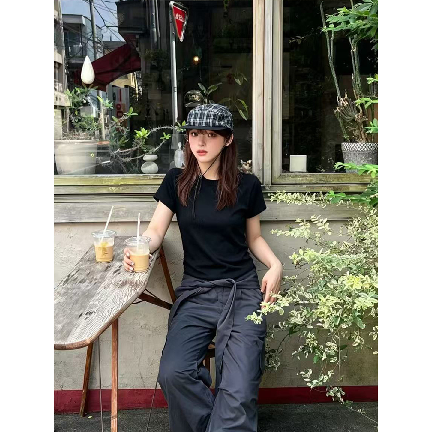 黑色短袖修身显瘦圆领T恤女